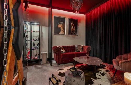 Praga Polnoc Apartment | Secret BDSM - Stylowy i klimatyczny apartament dla dorosłych, klimatyzacja, parking podziemny, pełne wyposażenie