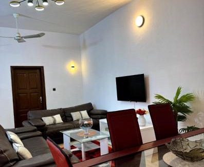 Porto-Novo Apartment | SECRET D'OFÈ