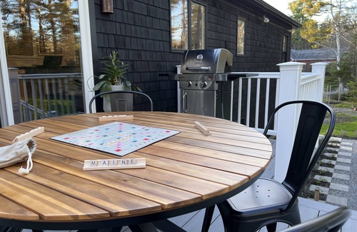 Damariscotta House | Secret Midcoast Maine - the Napa Valley of Oysters - in a cool Scandi-style home