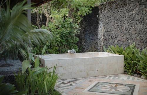 Jasri House | Secret Moon Beach House