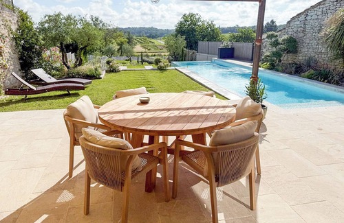 Landerrouat Villa | Secure heated infinity pool with valley views of vineyards, walk to restaurant.