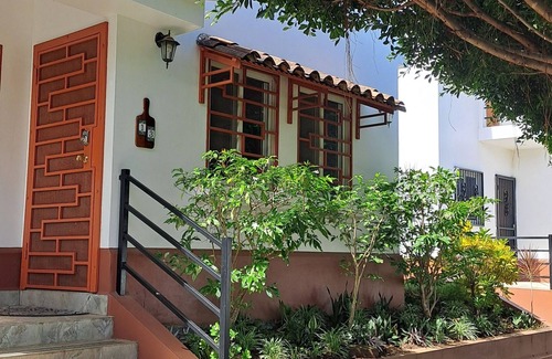 Granada House | Secure & Private 3 BDR Modern House with Pool, A/C and Great View