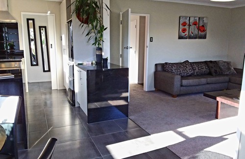 Tahunanui House | Secure Private Holiday Haven