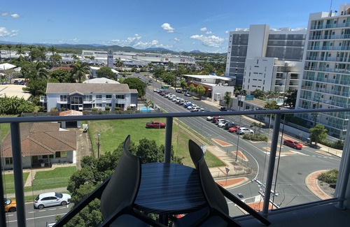 Mackay Apartment | Secured parking Self contained apartment
