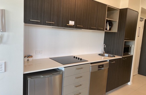Mackay Apartment | Secured parking Self contained apartment