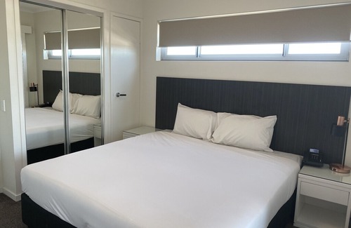 Mackay Apartment | Secured parking Self contained apartment