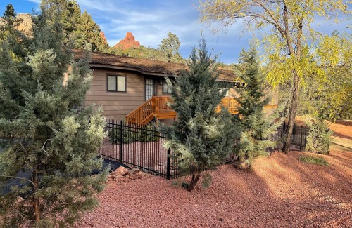 Uptown Sedona House | Sedona Forest Villa LAND & NATURE LOVER'S PARADISE with Hot Tub and Pet Friendly