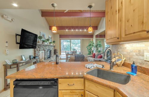 Sedona Condo | Sedona Oak Creek Canyon Cottage- Walk to Creek+ Nestled in Trees-Serene & Peaceful!
