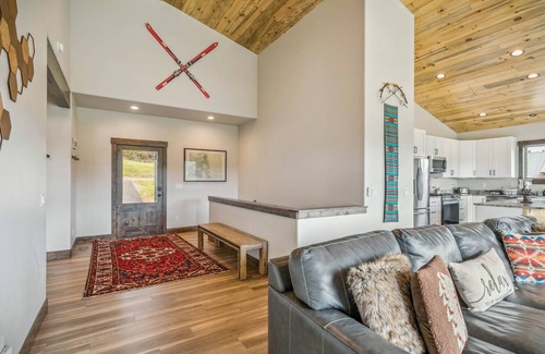 Twin Creek Village House | See Fall's Changing Colors! The Basecamp- Stunning 5BR Home with Hot Tub, Heated Driveway, and Views
