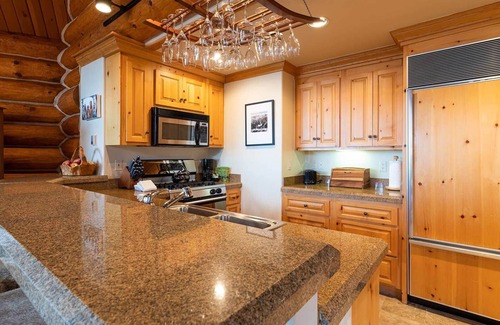 Telluride Cabin | See Forever Cabin 103-Escape into this wonderful three bedroom Cabin