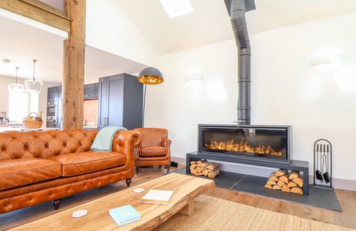 St Just Cottage | SEE TWO SEAS, CAPE CORNWALL, pet friendly, with hot tub in St Just