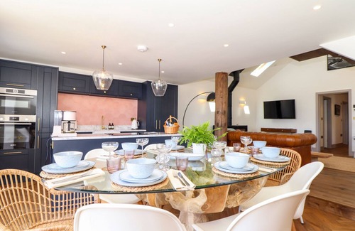 St Just Cottage | SEE TWO SEAS, CAPE CORNWALL, pet friendly, with hot tub in St Just
