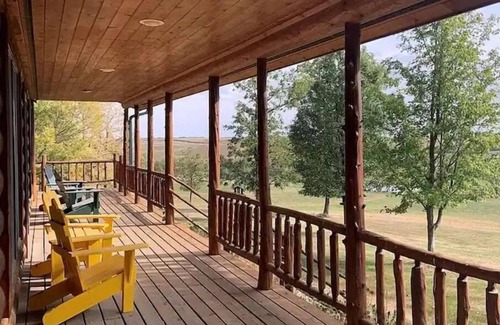 Guthrie County Cabin | Seeley Creek Cabin Getaway and Hunting Lodge