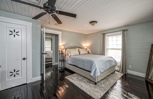Waco House | Seen On HGTV's Fixer Upper Gorman Guest House Silos Baylor Restaurants Extraco