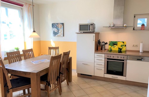Dahme Apartment | "Seeschwalbe" Living on 115 m² in the historic Villa Seeperle.