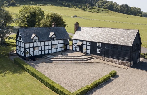 Shelsley Walsh Cottage | SEGRAVE, pet friendly, character holiday cottage in Martley