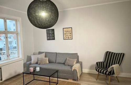 Bukten Apartment | Sekelskiftescharm i Hjärtat av Strömstad, 4 bäddar - Historic Charm, for 4 Guests