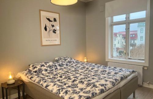 Bukten Apartment | Sekelskiftescharm i Hjärtat av Strömstad, 4 bäddar - Historic Charm, for 4 Guests