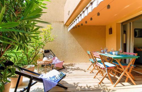 Le Lavandou Apartment | SELECT'soHOME - Studio Cabine à quelques pas de la plage de Saint-Clair - PARCFO15
