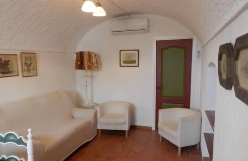 Avinyonet de Puigventos Cottage | Self catering Can Barraca for 5 people