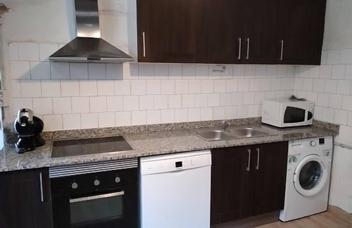 Sant Pere de Torello Cottage | Self catering Mas El Collell for 10 people