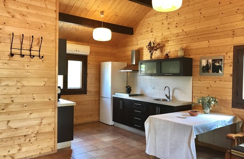 Beneixama Cottage | Self catering Cabaña de madera El Salse for 8 people