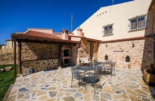 Pradena Cottage | Self catering El Escondite De Castroserna for 10 people
