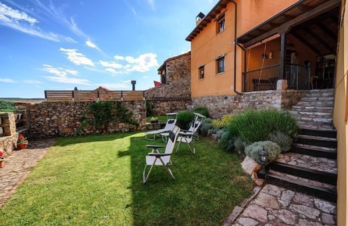 Brugos de Fenar Cottage | Self catering El Henar del Rey for 4 people