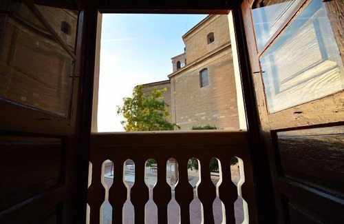 Valoria la Buena Cottage | Self catering La Plaza for 12 people