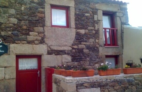 Sabugal e Aldeia de Santo Antonio Cottage | Self catering Palheiros do Castelo for 2 people