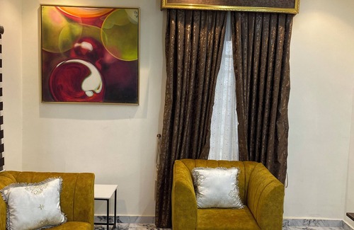 Mushin Apartment | Self Check-In Apts near Airport, Luxury & Modern M02a