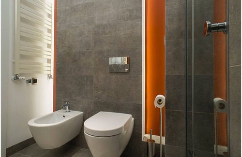 City Centre Apartment | Self Check-in; Design 2 rooms Apt; near Main Station and Main Square. Balcony.