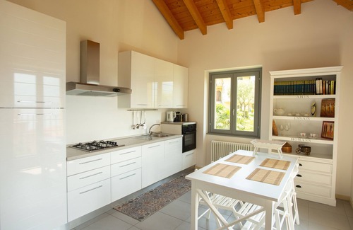 Cadenabbia Apartment | SELF CHECK IN, PRIVATE PARKING, MESMERIZING VIEWS!