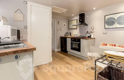 Penicuik Cottage | Self contained 2 bedroom cottage 20 minutes from Edinburgh - Sleeps 4