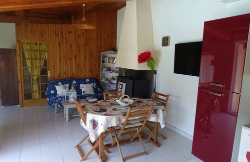 Ucel Apartment | Self-contained, air-conditioned studio, swimming pool just for you, rated 2*.
