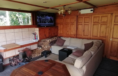 Kirkby House | Self-contained flat can sleep up to 4