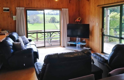Colville House | Self Contained House @ White Star Station Colville