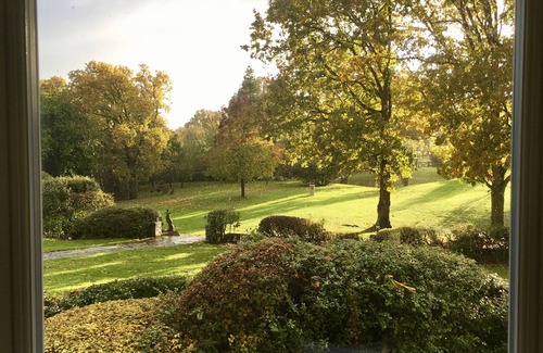 Warnham Apartment | Self Contained Stay, set within 7 acres of gated grounds, for 2 or 3 guests