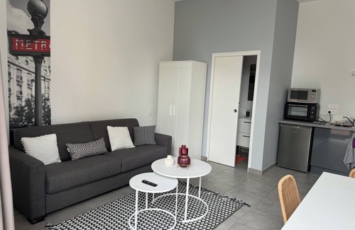 Laval Apartment | Self-contained studio in private property, near Laval's hypercentre