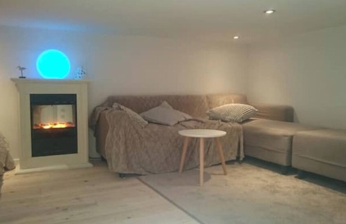 Vergeze Apartment | Self-contained studio with garden near the sea