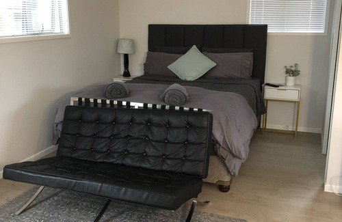 Taradale Apartment | Self contained Studio walking distance to Mission Estate