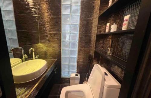 Samre Villa | SelfCheckIn TownHome in Charoen Nakhorn 60 near BTS Iconsiam Asiatique and Chaophraya River Maximum 4 Guests