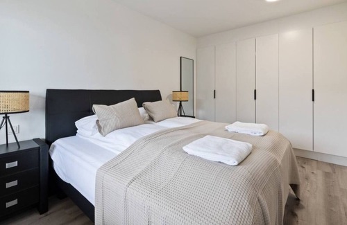 Selfoss Apartment | Selfoss Secret: Free parking - King bed - Netflix