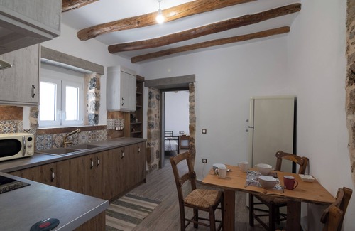 Agios Vasileios Cabin | Sellia Stone House, 2 bedrooms apt with magic view to the Libyan sea!
