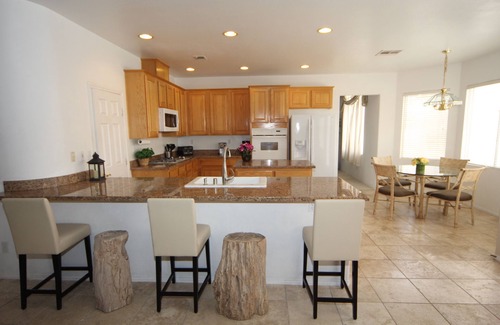Spring Valley House | SEMA ready, GUARD GATED ESTATE HOUSE Summerlin area 5-Bdrm/Private Baths, Pool,