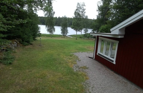 Olofstrom Cabin | Semesterhus Erikstorp Sjöutsikt Båtbrygga Fiske Bad Sjötomt