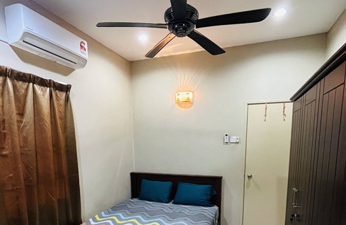 Seremban House | Semi - D HomeStay Seremban 2