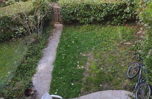 Saint-Quentin-en-Yvelines House | Semi-detached townhouse, 3 bedrooms, 104m2, municipal pool 3 minutes away