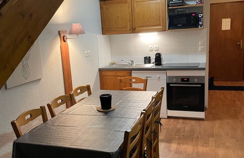 La Joue du Loup Ski Chalet | Semi-detached chalet, 3 rooms, 8 pers. with terrace and parking in La Joue du Loup