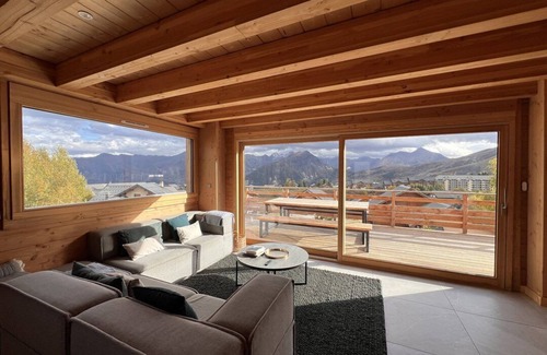 La Toussuire House | Semi-detached chalet near the slopes with sauna